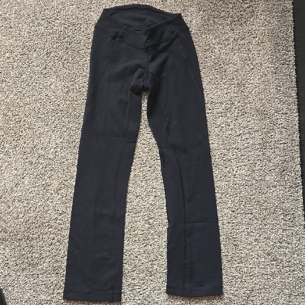 Womens Lululemon Crop Pants.
